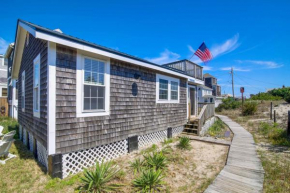 Idyllic Plymouth Vacation Rental - Steps to Beach!
